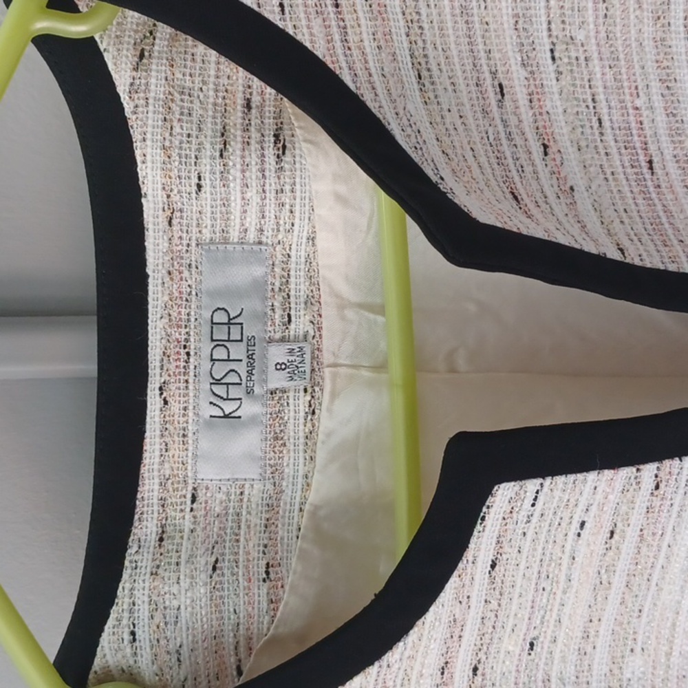 Blazer - Picture 2 of 2